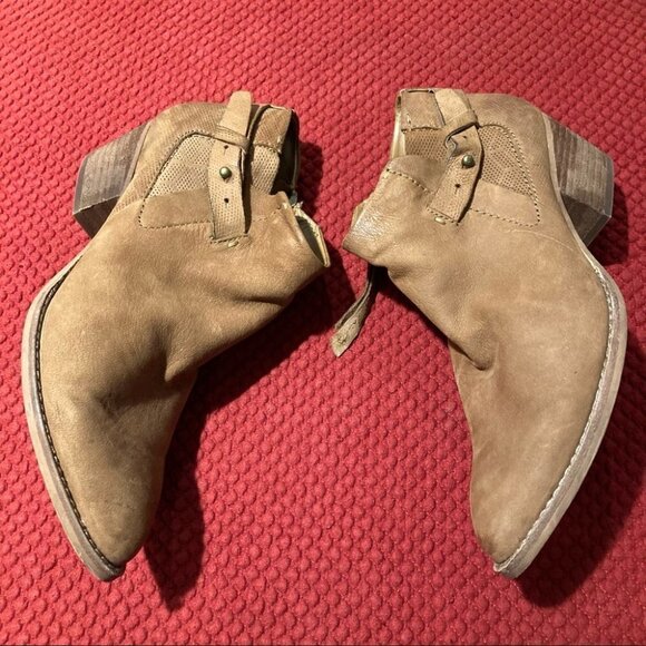 DOLCE VITA Sz 9 Western Style Stacked Heel Suede Leather Booties Inside Zipper - Picture 4 of 15